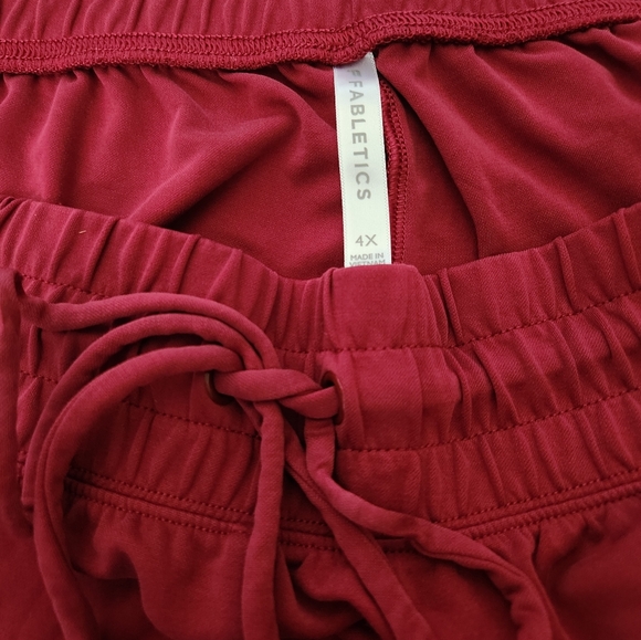 Fabletics relaxed fit crop pants - Picture 2 of 2